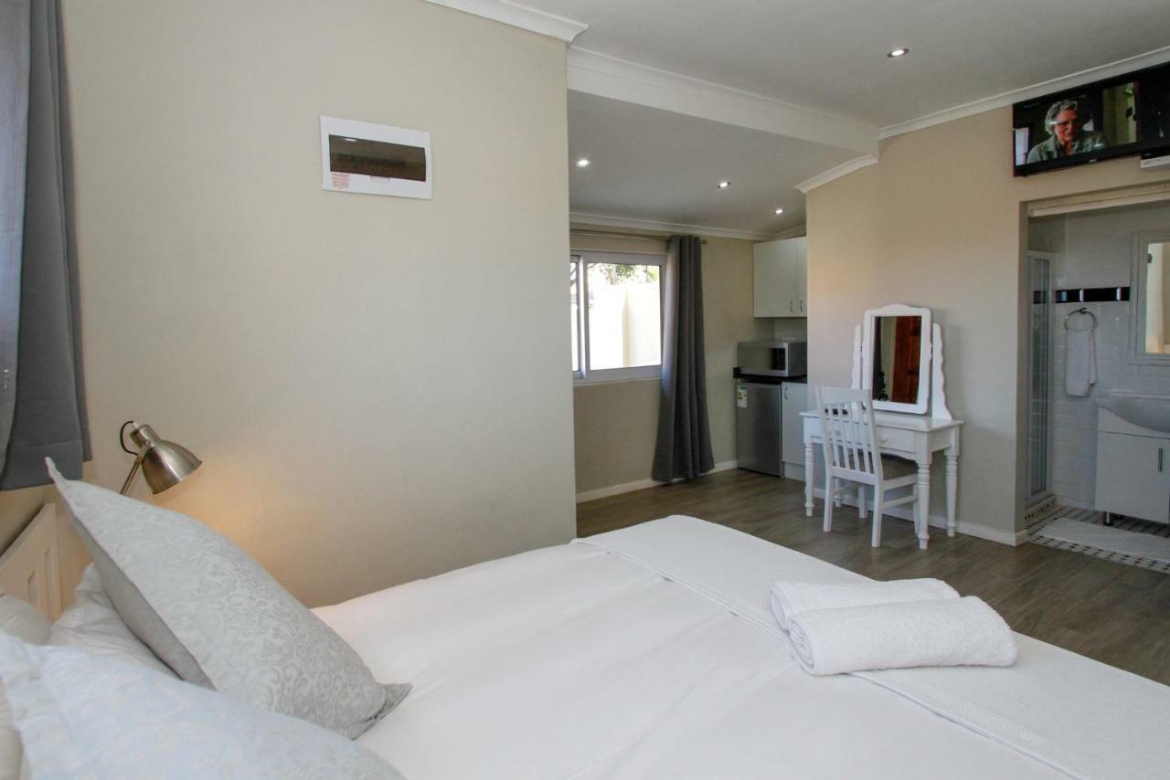 Coweys Corner Bed & Breakfast Durban Exterior photo