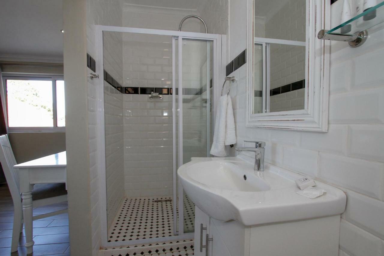 Coweys Corner Bed & Breakfast Durban Exterior photo